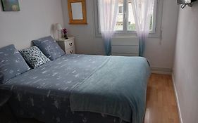 CHAMBRE CONFORTABLE,Près Gare TVG,PARKING,pt déjeuner